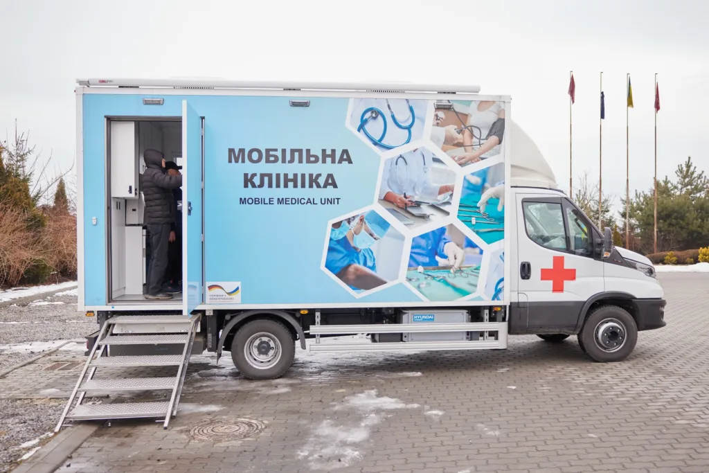 Hromadas in six oblasts of Ukraine received mobile clinics with the support of the German government