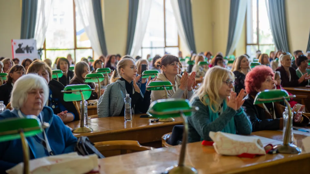 Books on humanitarian law to appear in 150 libraries in Ukraine 19 Books on humanitarian law to appear in 150 libraries in Ukraine