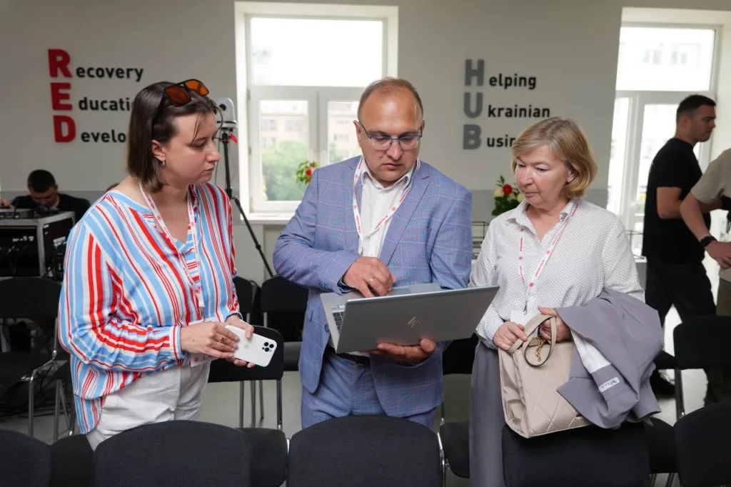 У Києві відкрили RED HUB — простір для соціального бізнесу 5 У Києві відкрили RED HUB — простір для соціального бізнесу