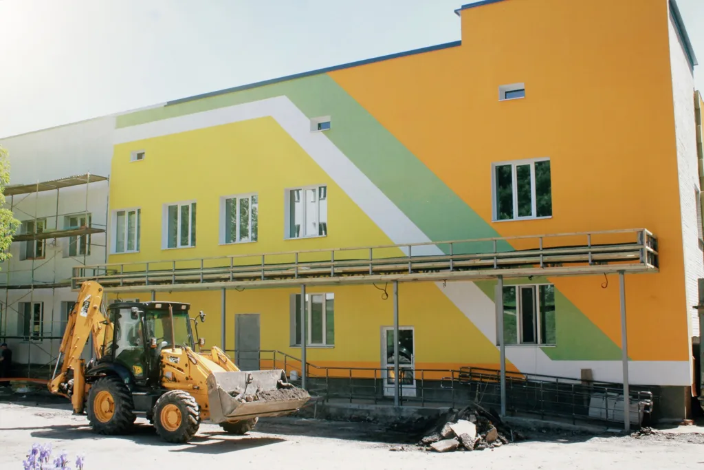 A hospital destroyed during the occupation is being restored in Trostyanets 6 A hospital destroyed during the occupation is being restored in Trostyanets