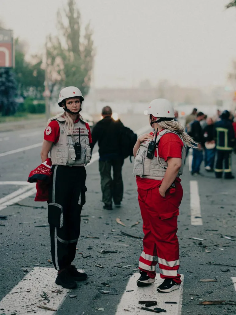 Red Cross volunteers help victims after shelling in Kyiv 11 Red Cross volunteers help victims after shelling in Kyiv