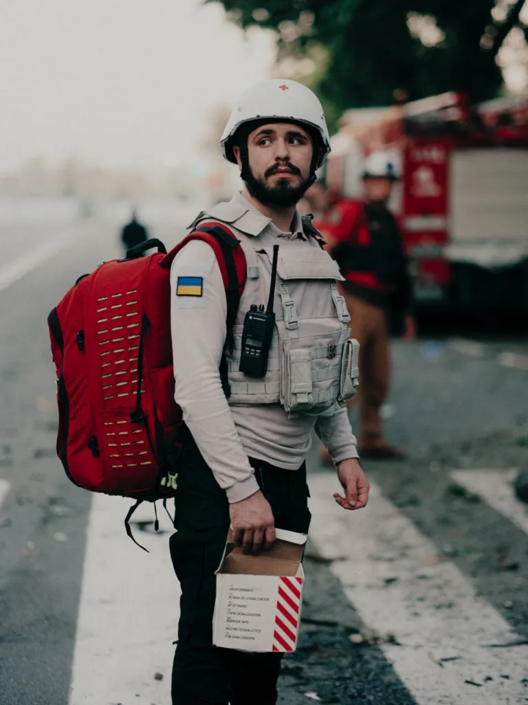 Red Cross volunteers help victims after shelling in Kyiv 14 Red Cross volunteers help victims after shelling in Kyiv