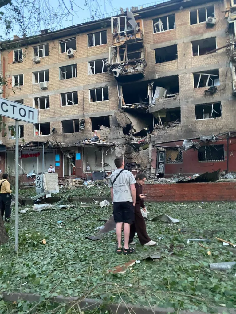 Red Cross volunteers help victims after shelling in Kyiv 17 Red Cross volunteers help victims after shelling in Kyiv