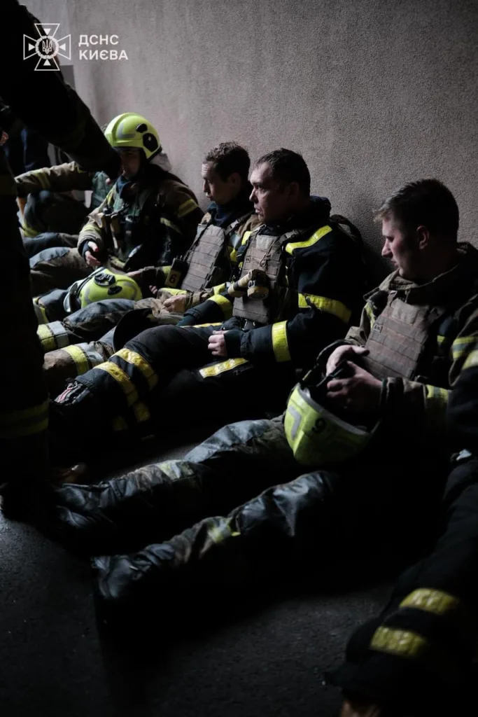 Rocket attack on Kyiv: one dead, one wounded and extensive damage