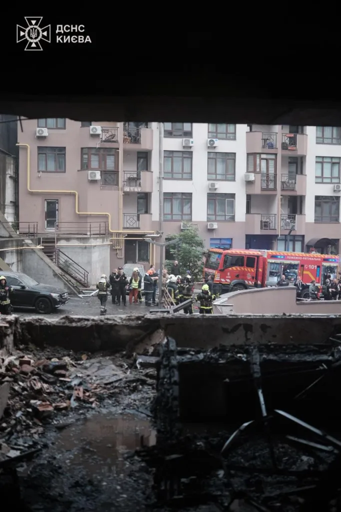 Rocket attack on Kyiv: one dead, one wounded and extensive damage